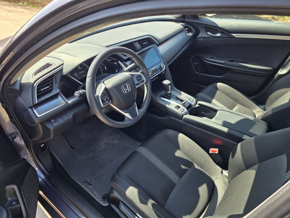 Продам хонда сивик 2017г.