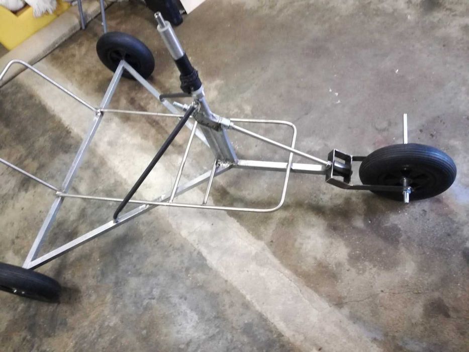 Carro à vela , com algum uso