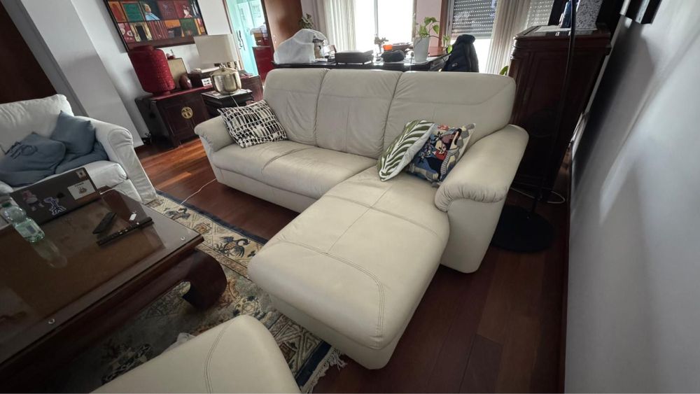 Sofa chaise-longue em pele IKEA