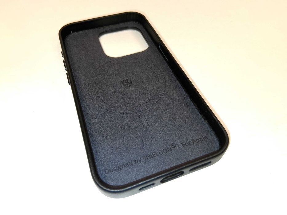 Z161 Skórzane Etui Shieldon iPhone 15 Pro MagSafe Czarny Case