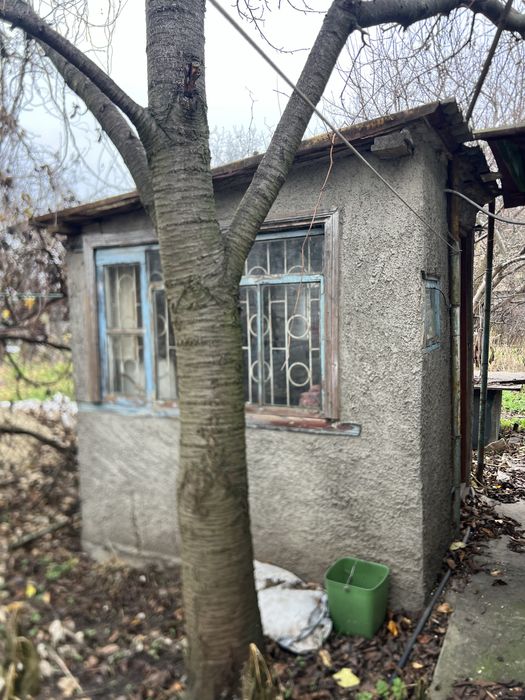 Сдам свой дачний домик в городе  рядом с 6  Больницей. Можно под склад