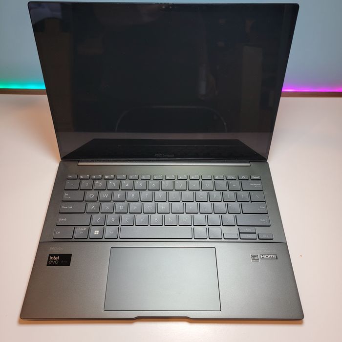 Asus Zenbook Q415M ULTRA 5 125H 8Ram (DDR5  7467 Mhz) 512SSD