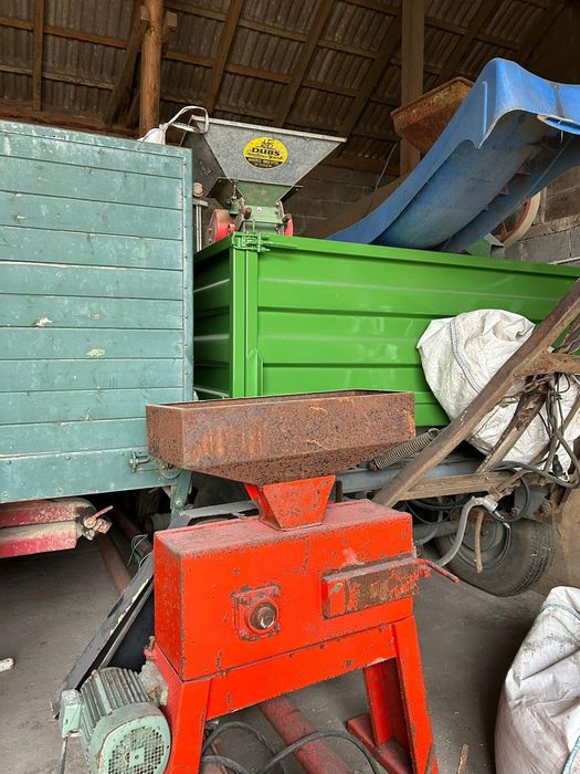 Mieszalnik śrutownik bijakowy walcowy dmuchawa do ziarna wom kukurydzy