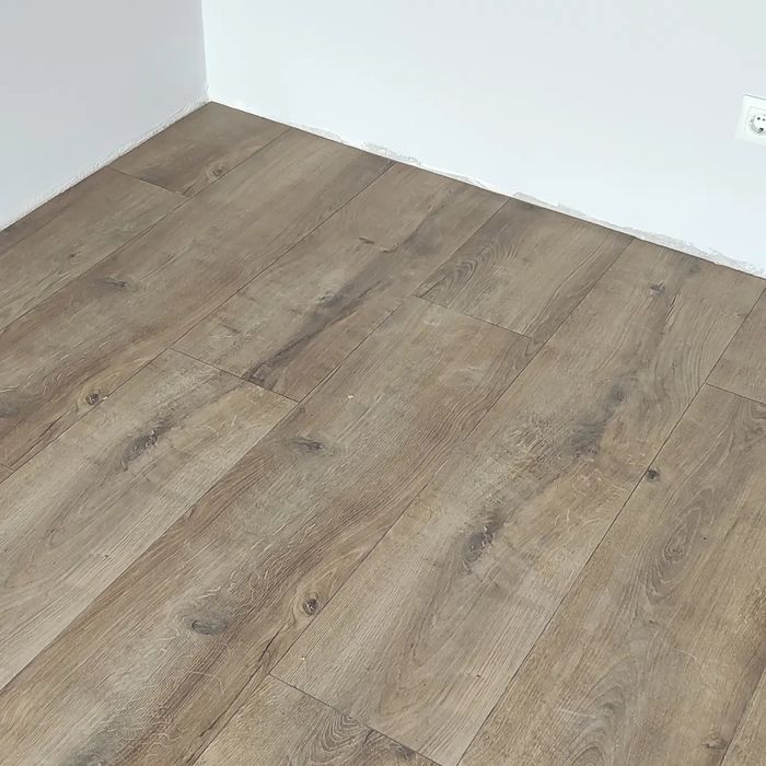 Укладка ламінату Монтаж плінтуса Мдф Паркетна дошка Укладання ламінату