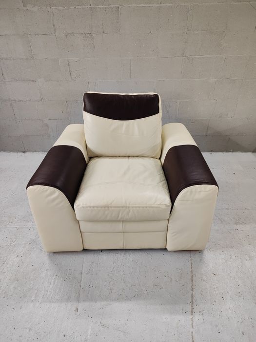 Крісло шкіряне. Кресло.