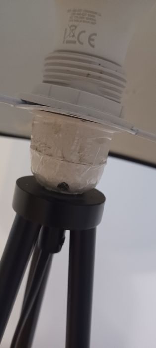 Lampa stojąca trójnóg
