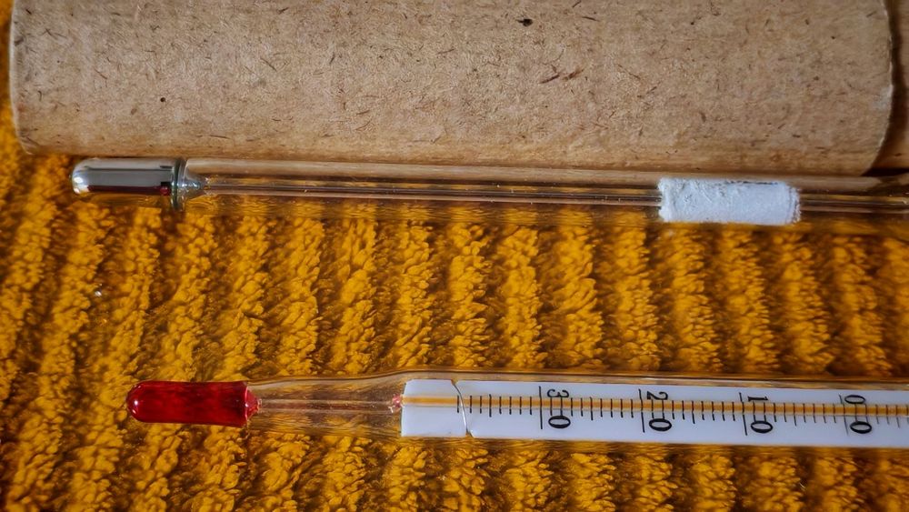 Советский термометр ртутный и спиртовой