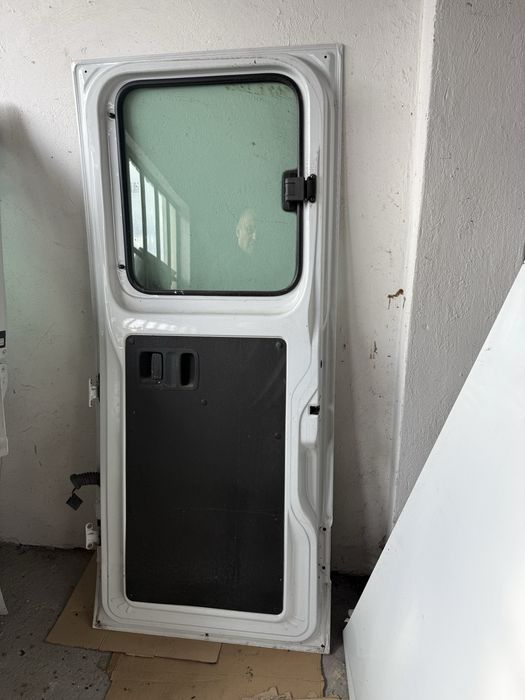 Drzwi tylne tył prawe Doka bubel kabina Sprinter W907 907