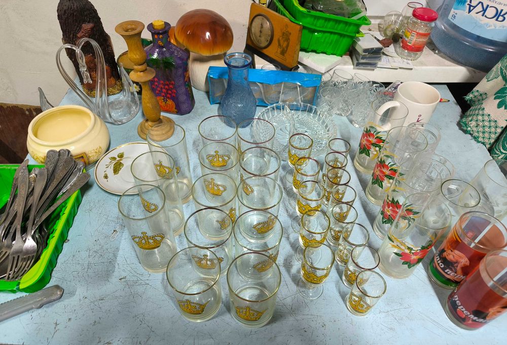 Посуд тарілки чашки блюда