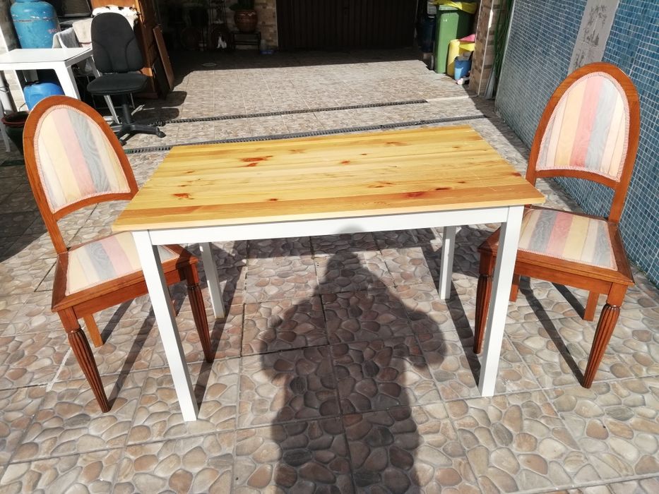 Mesa cozinha e 2 Cadeiras