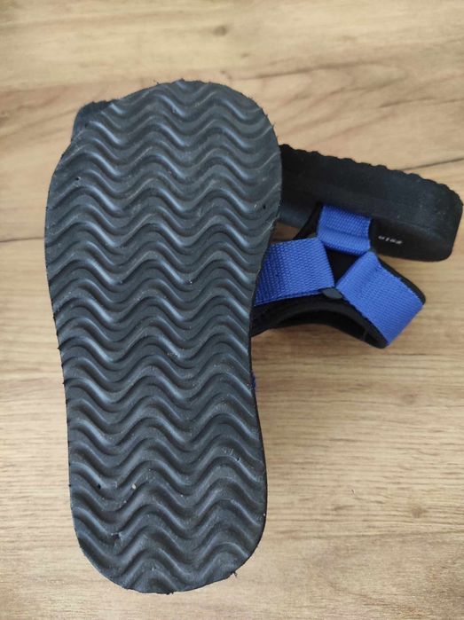 Sandały Reserved rozmiar 29