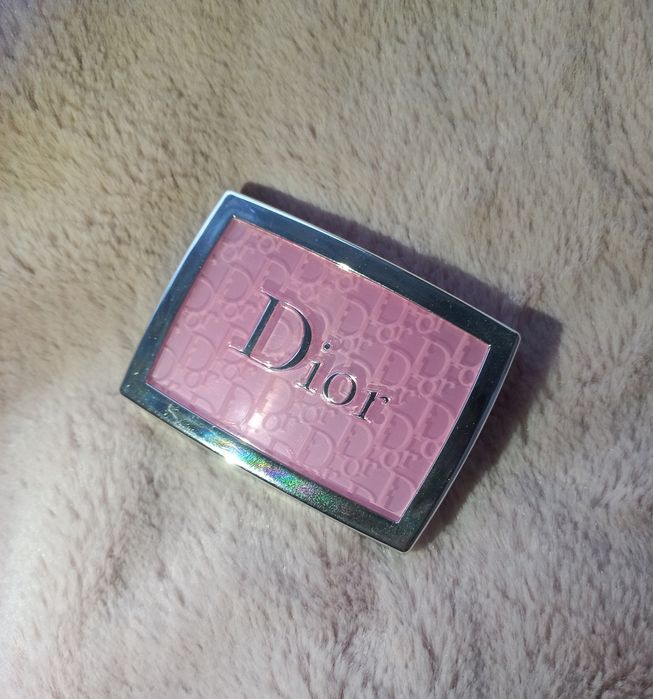 Румяна Dior Backstage Rosy Glow Blush оттенок 001 розовый