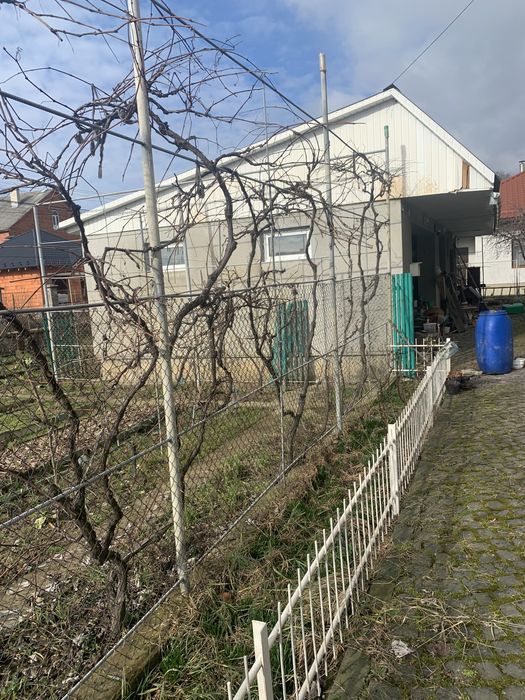 Продаж будинку, придатного для проживаня декількох сімей