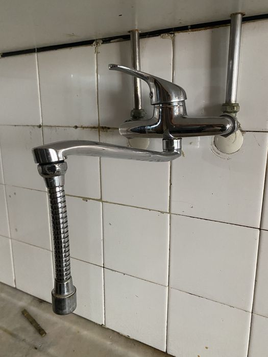 Torneira misturadora de parede cozinha