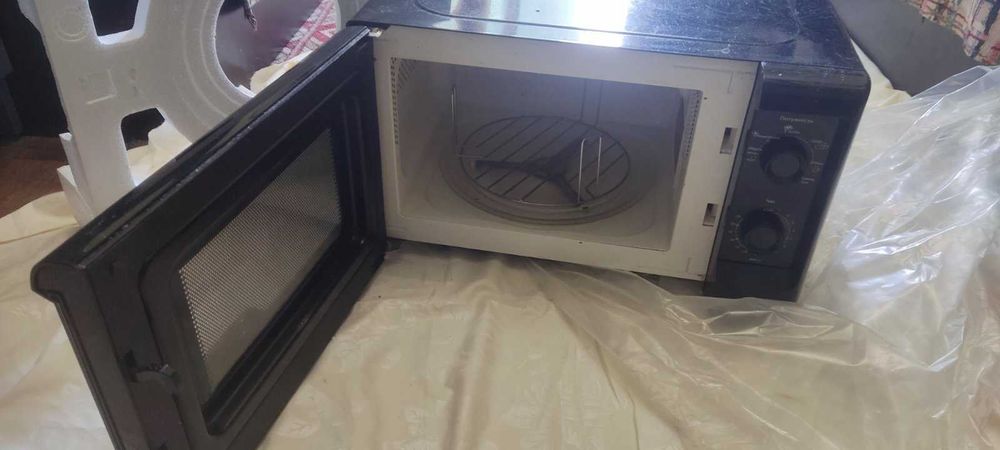 Мікрохвильова піч whirlpool (На запчастин)