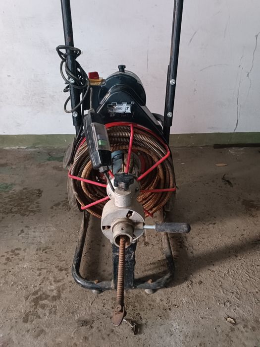 Машинка, аппарат для прочистки труб