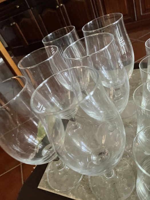 Diversos copos vinho digestivos442831803086295042