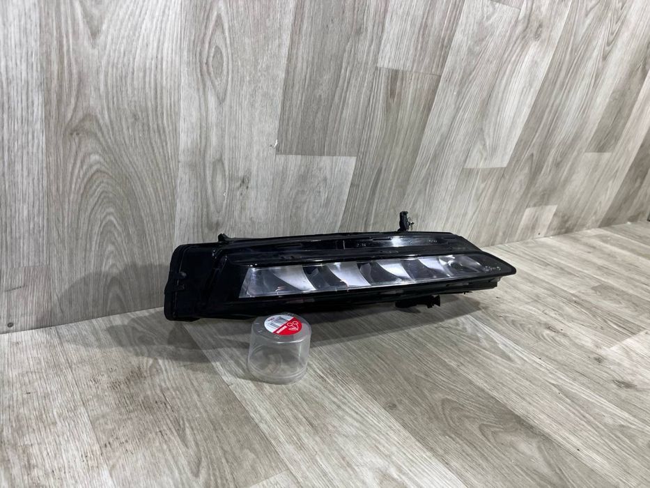 Противотуманка правая Skoda Superb 3 \ 2019 - 2023 г. / Галоген