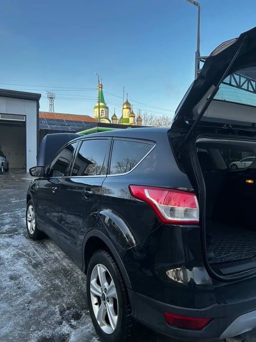 Продам Ford Escape