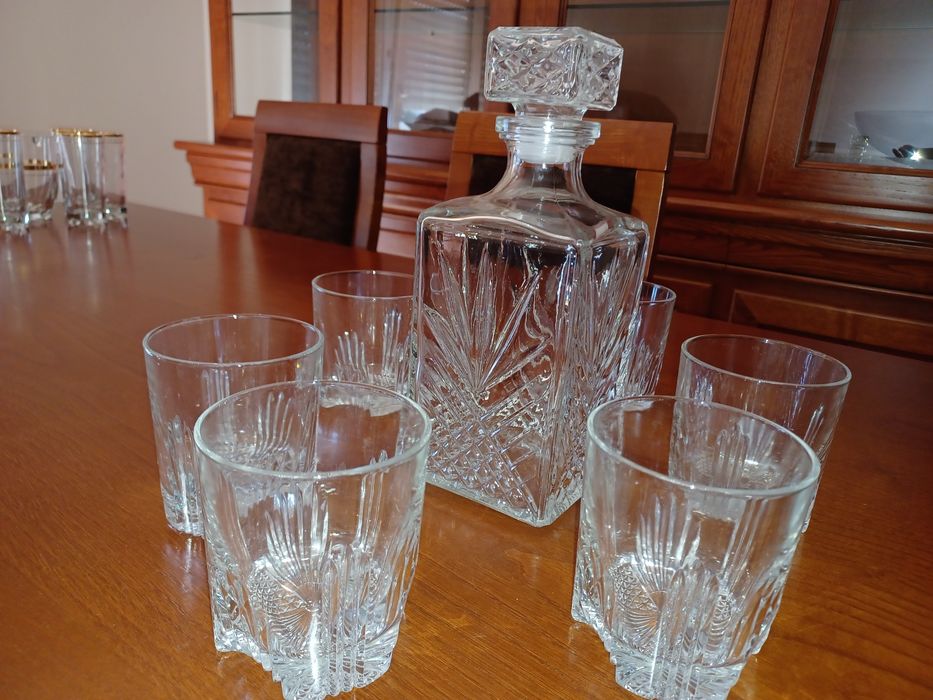 Conjunto de copos de uisque