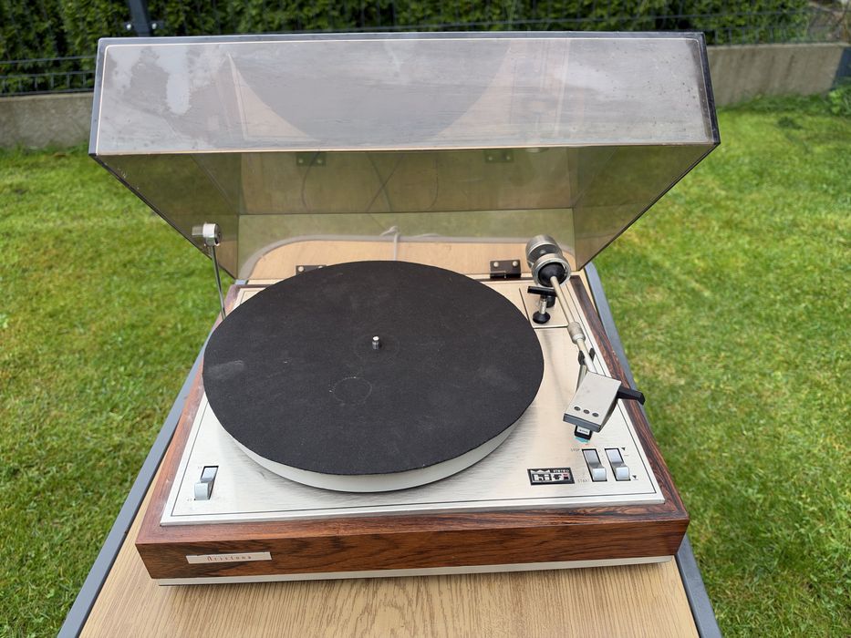 Gramofon Aristona
