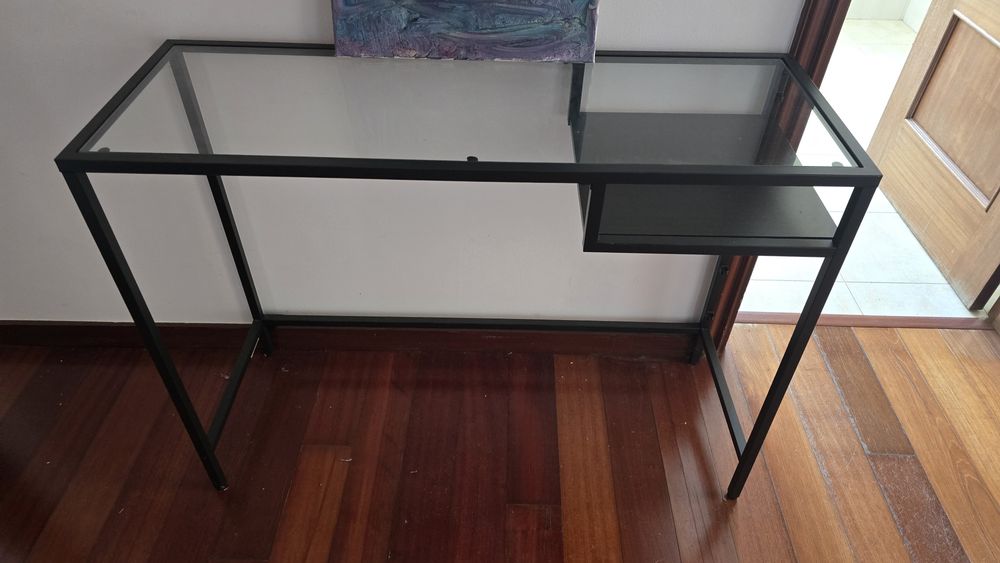 Mesa p/portátil, pret-cast/vidro, 100x36 cm usada