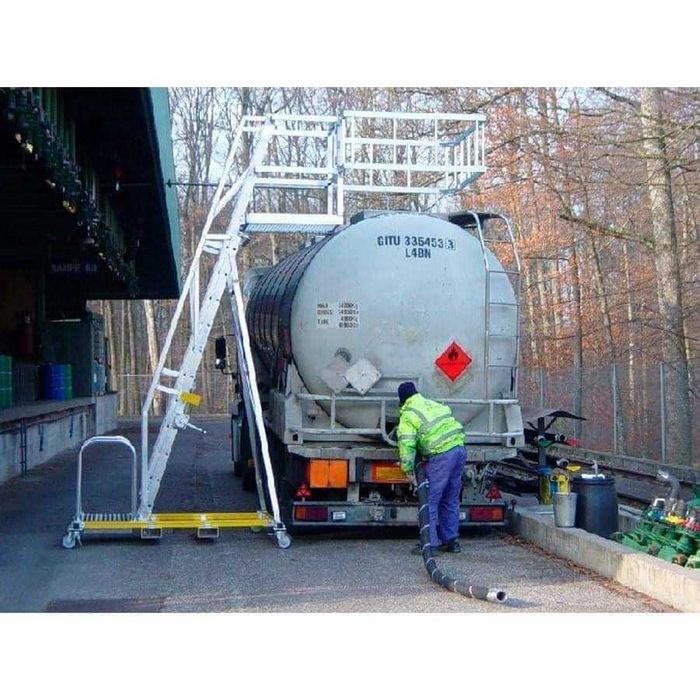 Torres de andaime, escadas, e escadotes