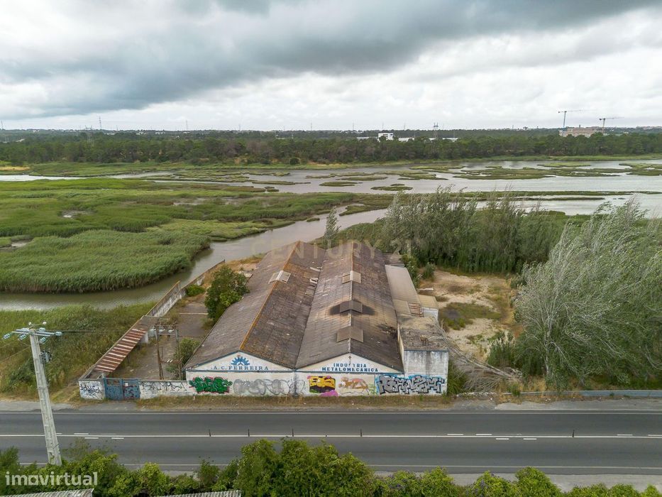 Complexo Logístico/Industrial com 2,34 Hectares – Coina / Palhais, Bar