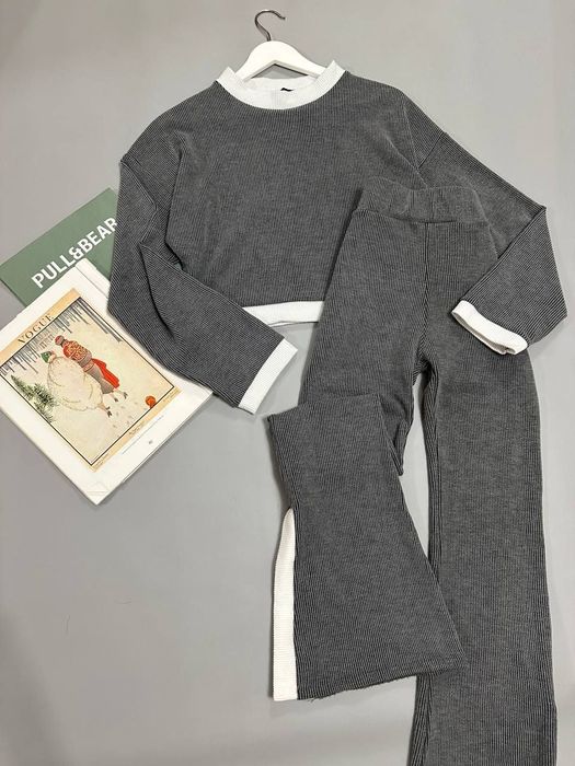 Костюм жіночій штани кльош з розрізами