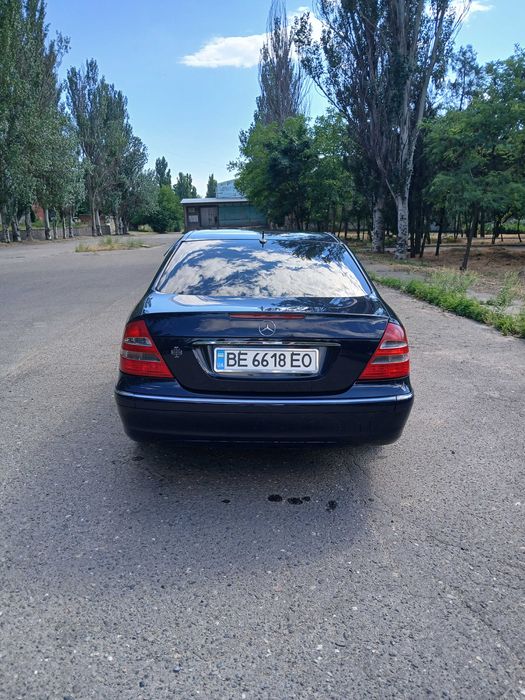 Mercedes-Benz e-class w211