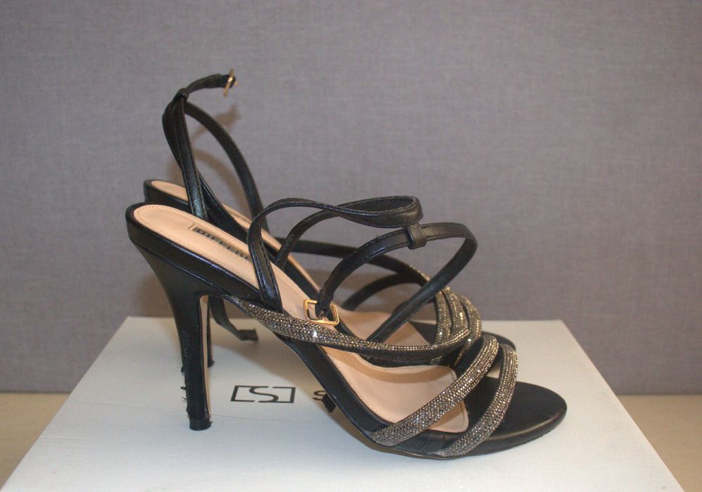 Sandálias Salto Alto - Different