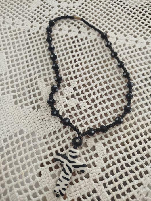 Terço / Rosário de Pescoço Artesanal – Preto e Branco com Padrão Zebra