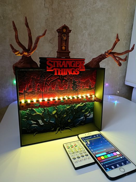 3D-диорама  STRANGER THINGS с RGB-подсветкой Дивні Дива Kinder Joy