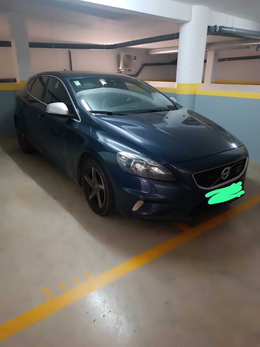 Volvo V40 D4 R-Design