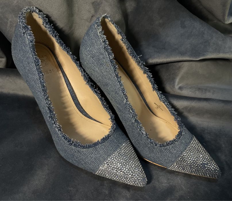 Szpilki Guess rozmiar 36