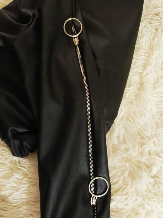 Bluza czarna z Ecoskóry z zamkami, rozm M