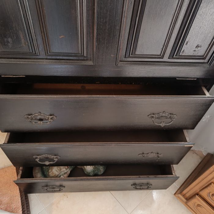 Móvel antigo tipo escrevinha com três gavetas