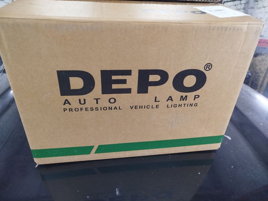 Фара права Nissan X Trail 2008-2016 215-11F1R-LDHM7