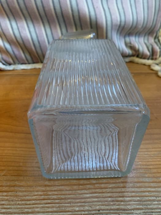 Garrafa vintage de cristal com vedante
