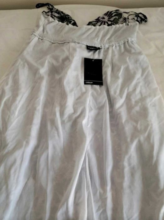Vestido de alças novo com etiqueta