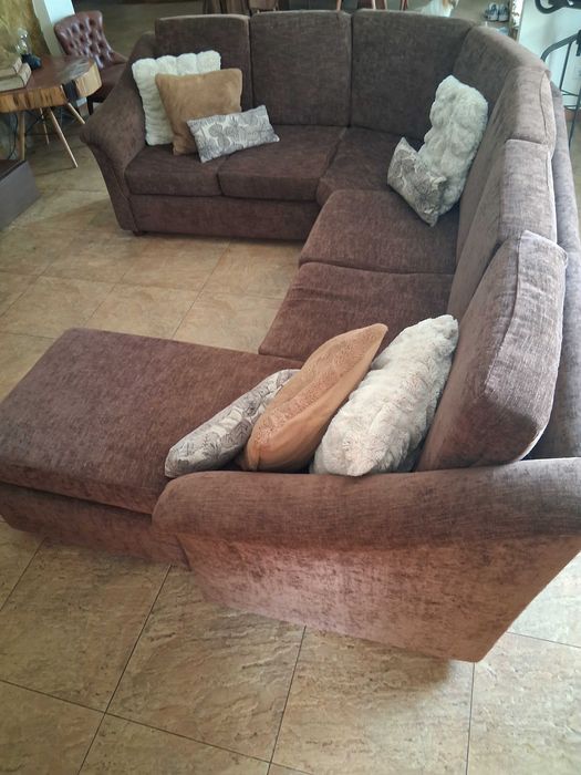 Sofá com chaise longue