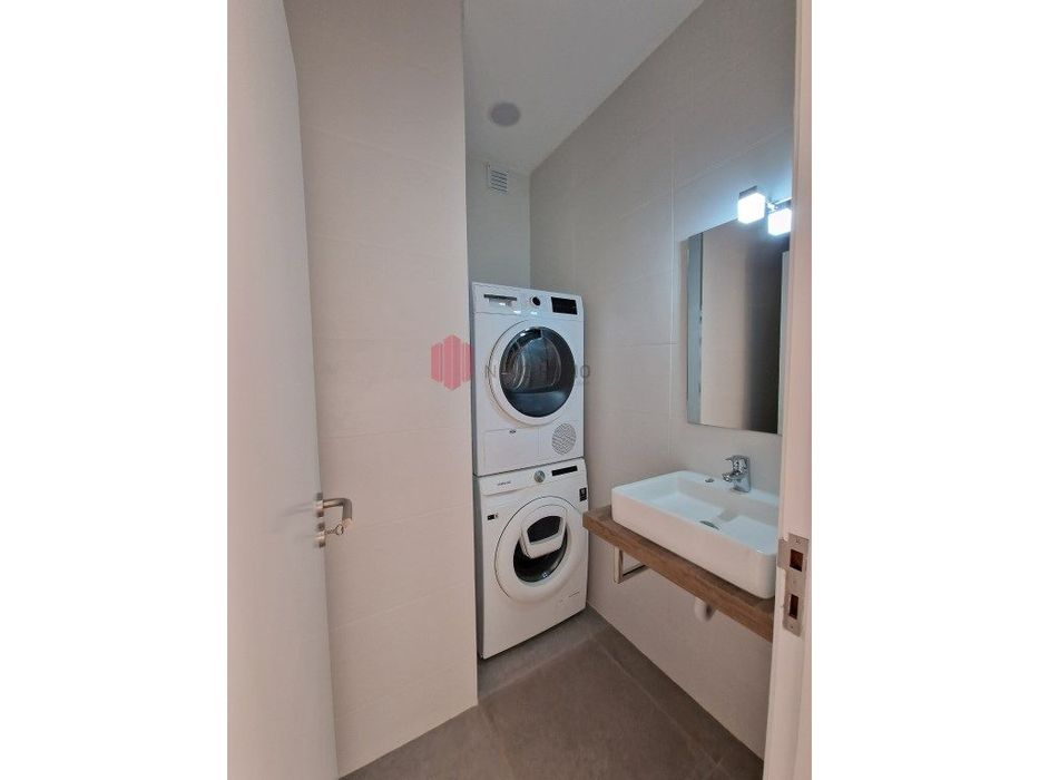 Apartamento T4 para arrendar.