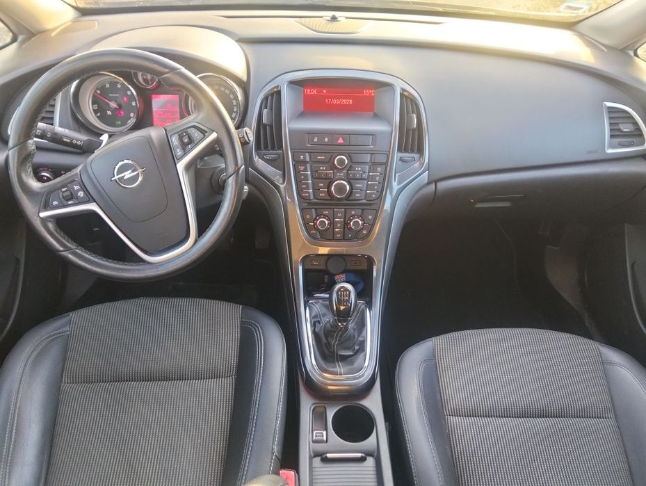 Opel astra 1.7 CDTI Sport Tourer Cosmos 2013-Nacional