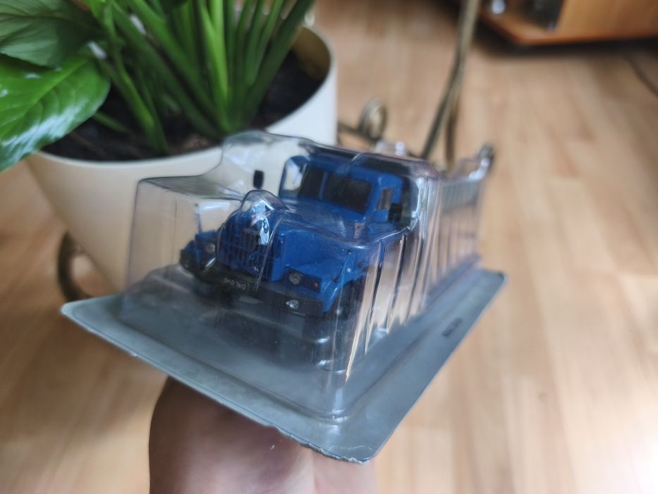 Kultowe ciężarówki z epoki PRL - Kraz 256, skala 1:43, Deagostini, stan NOWY!
