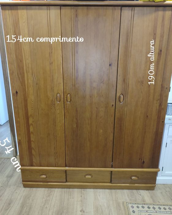 Roupeiro de madeira ótimo estado