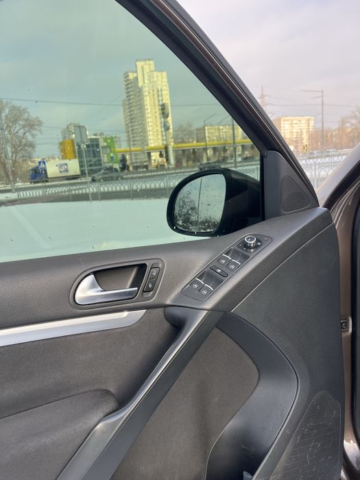 Volkswagen Tiguan офіційне авто 2.0 автомат 4х4