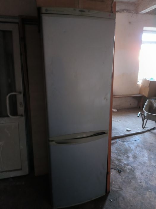 Холодильник потрібно ремонт