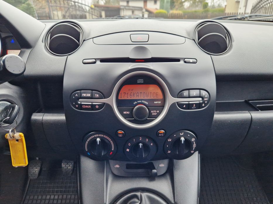 Piękna Mazda 2. 1.3 benzyna, klima