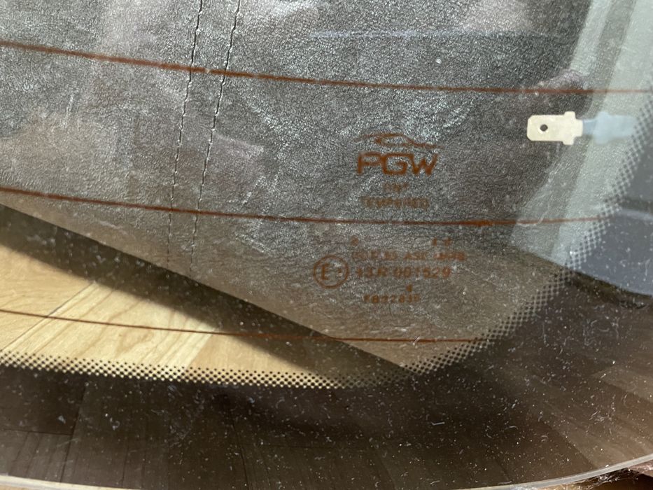 Стекло Kia rio 2 hatcback  Скло задне PGW (США) (ляда) Нове!