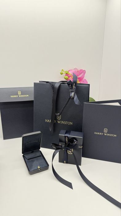 Коробка під сережки Harry Winston Харрі Вінстон під сережки.